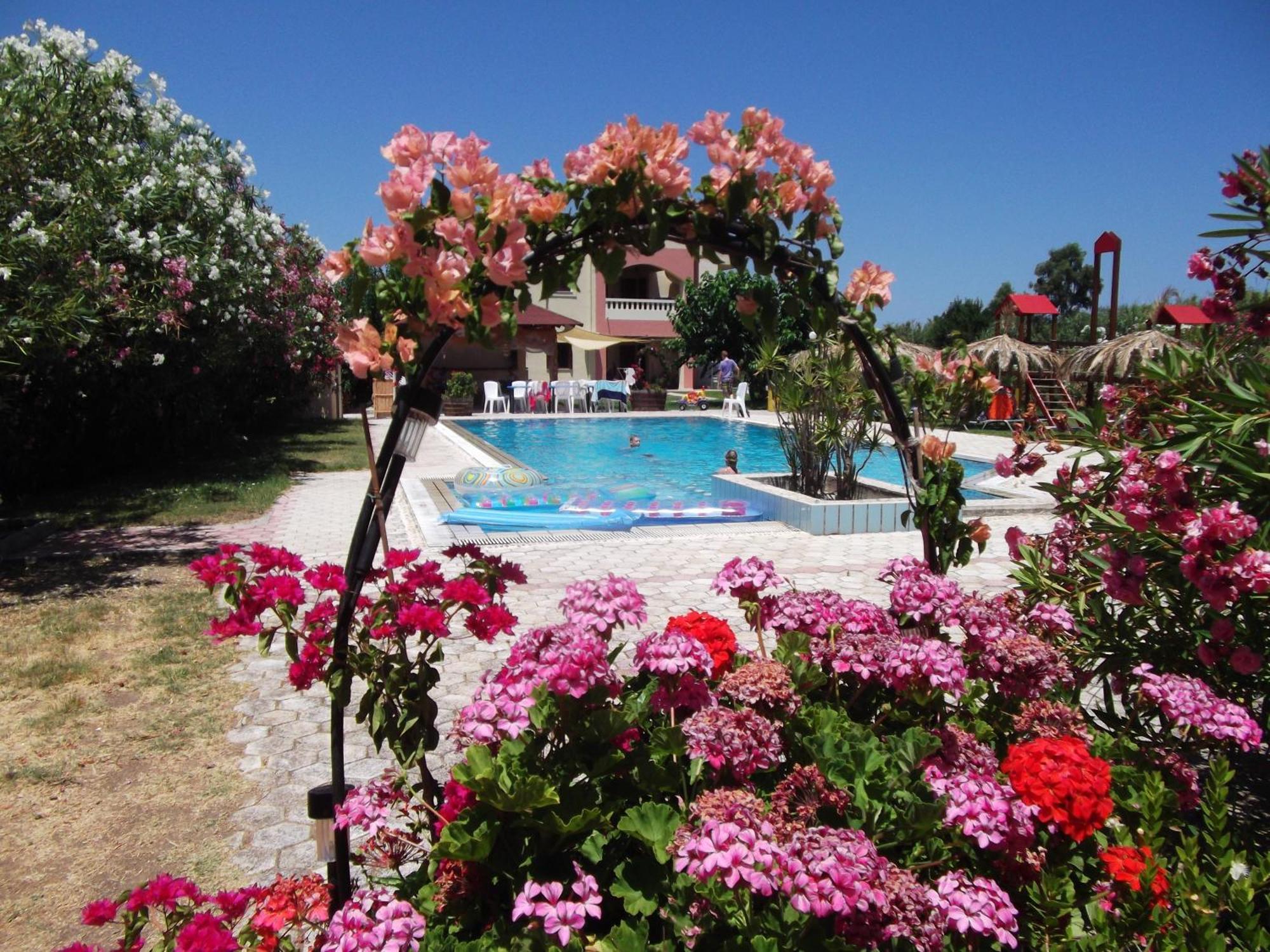 Villa Rita Apartments A Tavronitis Exterior foto